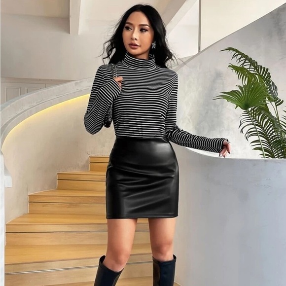 SHEIN Frenchy Striped Print High Neck Top in Black/White - Picture 2 of 6